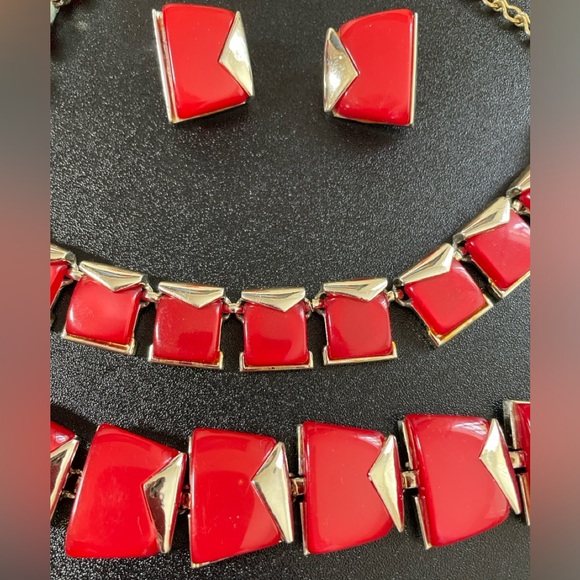 Charel Cherry Red & Silver Thermoset Parure- Necklace, Bracelet, Earrings, 1950s - Picture 7 of 16